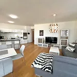 Apartamento 3 Apartment, Terrace, New Building, Old Bratislava